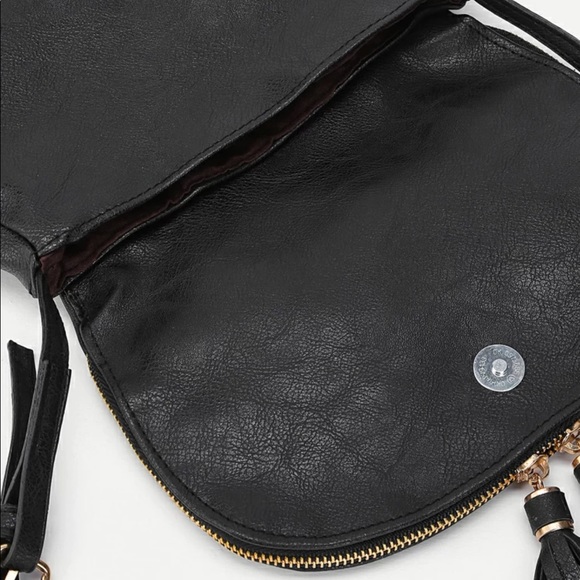 Vegan leather saddle bag crossbody purse tassel - Picture 5 of 12